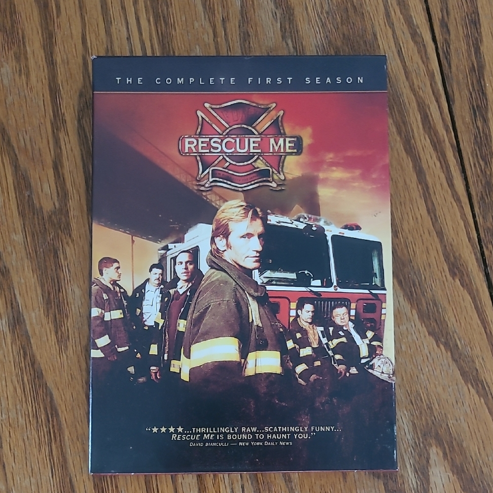 Rescue Me ..‎ DVD set .. Complete 1st Season .. 3 Discs .. Episodes 1 - 13